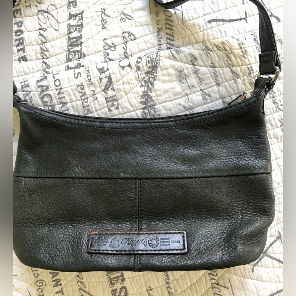 Fossil Brand Small Black Shoulder Bag - Picture 3 of 6